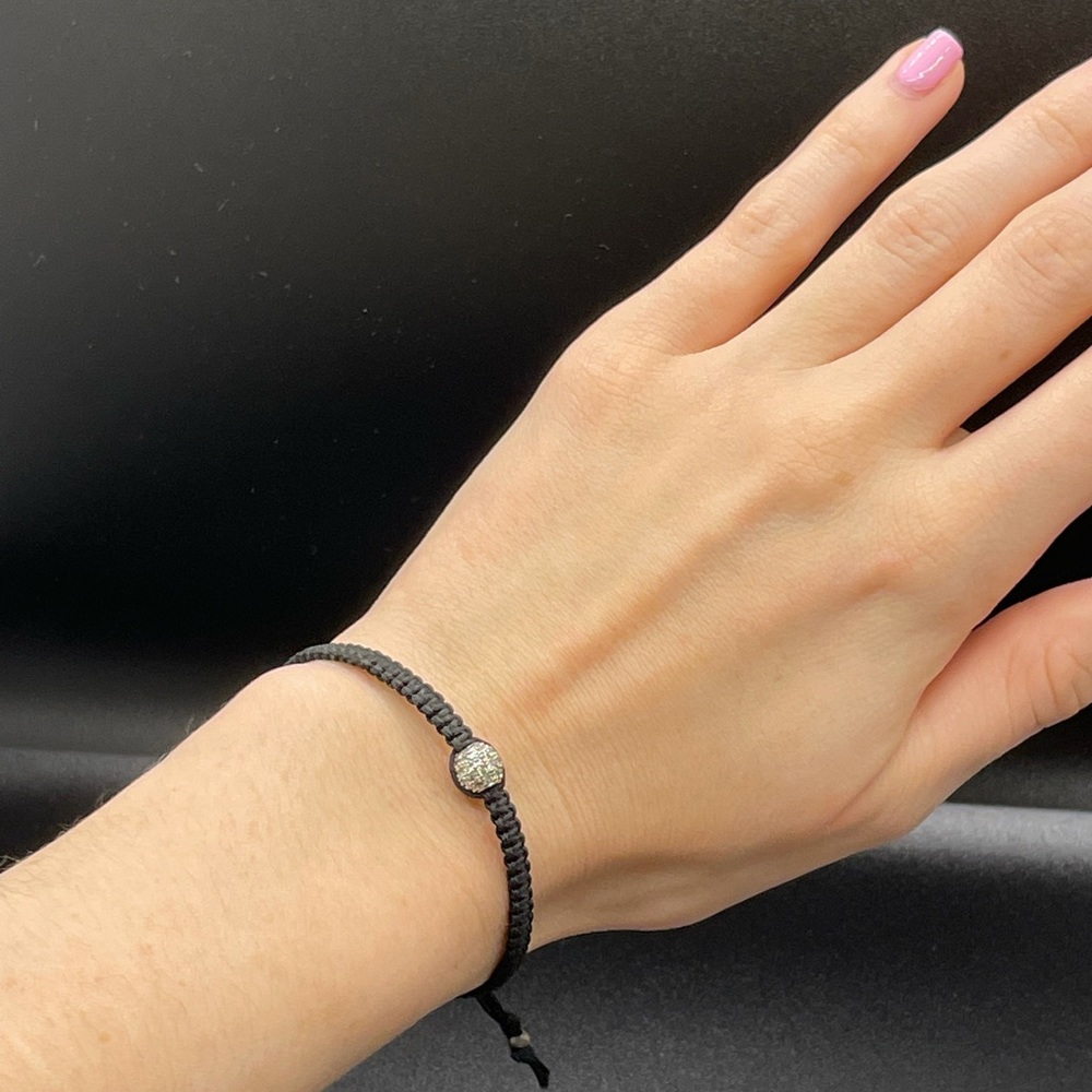 Black bracelet with center crystal bead ✨